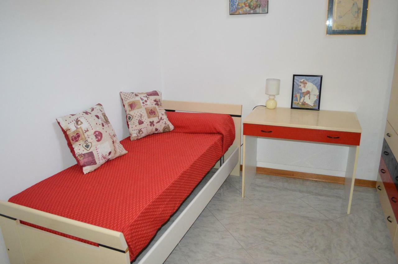 Casa Vacanze Da Roberta A Pochi Km Da Oristano Simaxis Εξωτερικό φωτογραφία